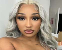 Besides being an Instagram influencer, she is also an entrepreneur and owns an eyelash company named Slay By Ella.